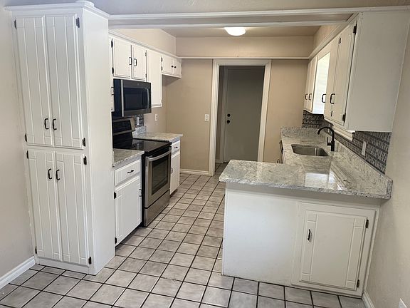 4th image of 12040 Sagamore Dr