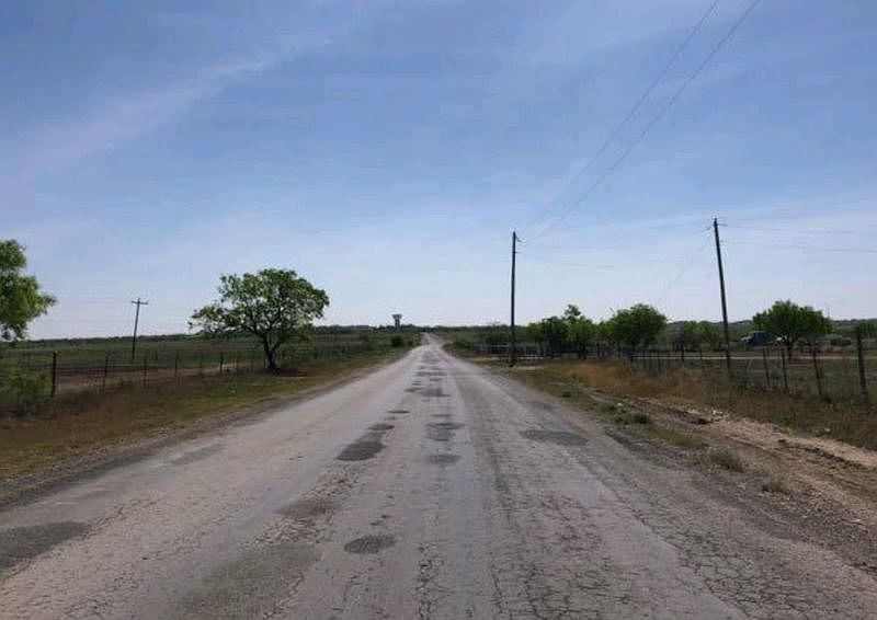 2nd image of 1206 Old Pioneer Rd