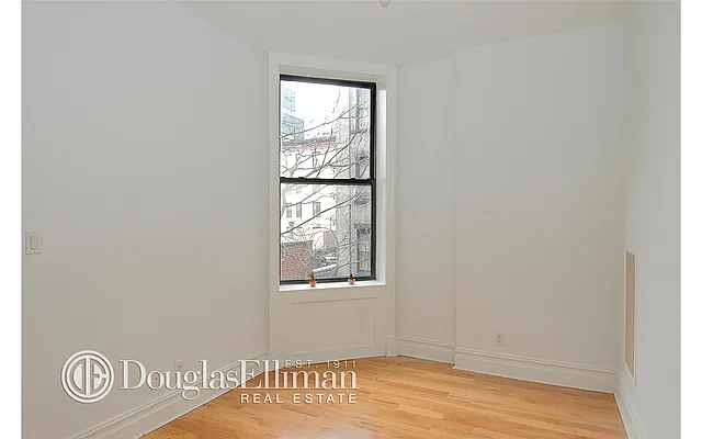 Sold by Douglas Elliman | media 19