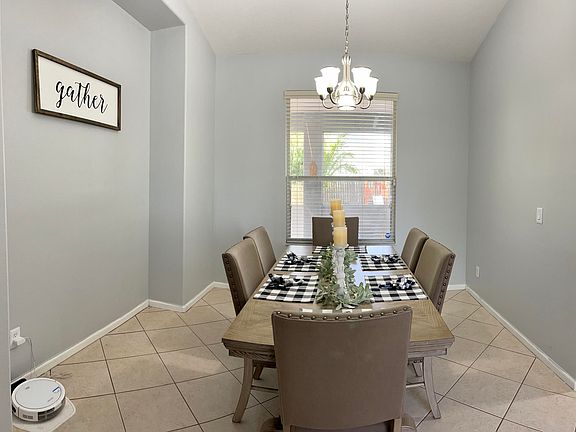 5th image of 1019 SW Fisherman Avenue