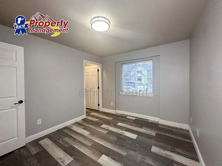 10042 W Garverdale Ln #201 — Photo 18