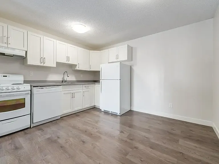 121 Clancy Dr — Photo 11