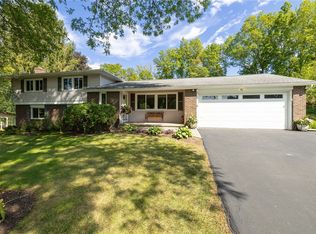 61 Barnfield Rd, Pittsford, NY 14534