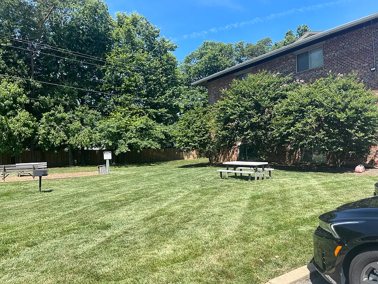 Skyview Apartments — Photo 6