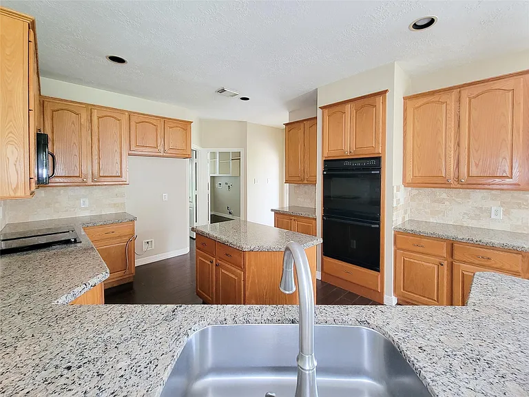 914 Ivory Ridge Ln — Photo 14
