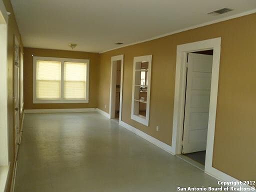 5th image of 365 Lantana Ln