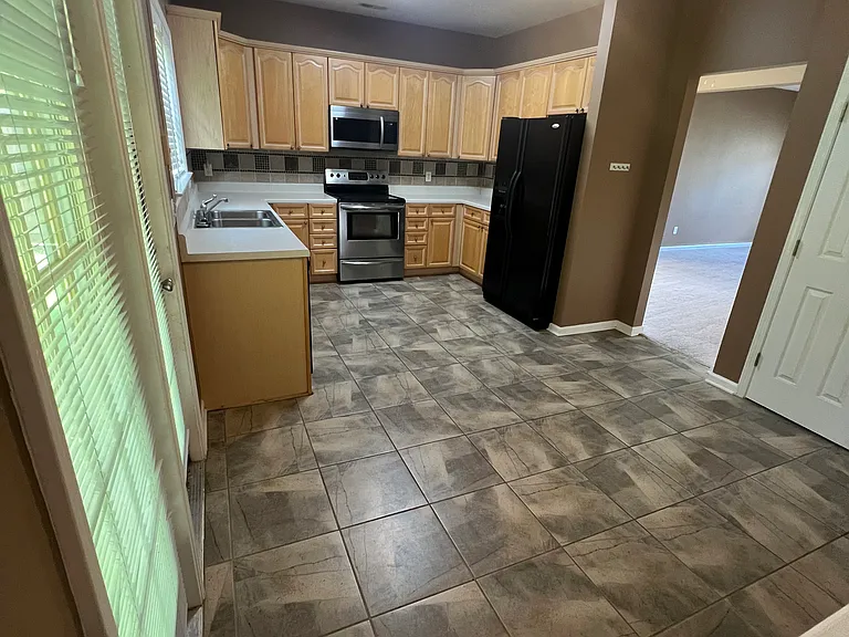 4461 Canterbury St — Photo 11