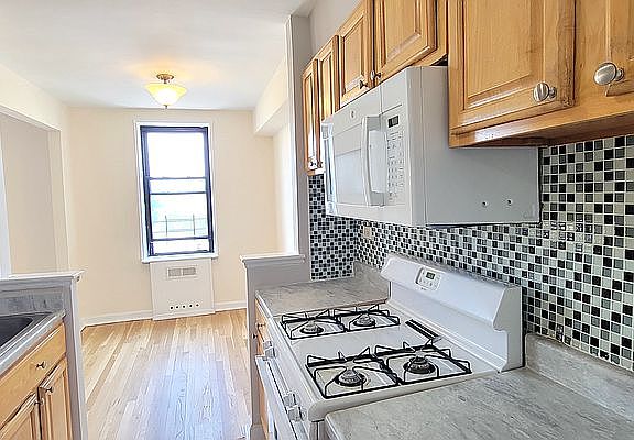 5th image of 1770 E 14th St APT 6E