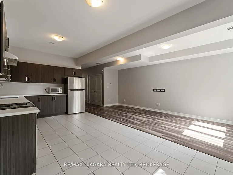 81 Grove St — Photo 10