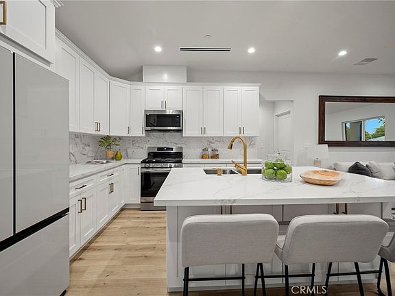 4th image of 5865 Tobias Ave