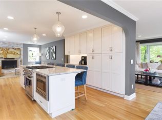 49 Sinawoy Rd, Cos Cob, CT 06807