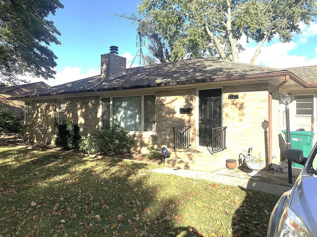1307 Walton Ave photo 1