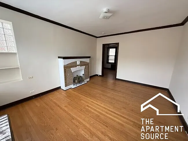 1943 Wesley Ave #201 — Photo 2