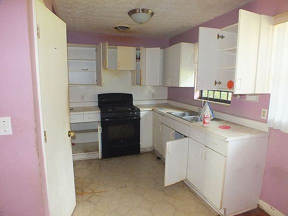 5th image of 9239 Castle Blvd