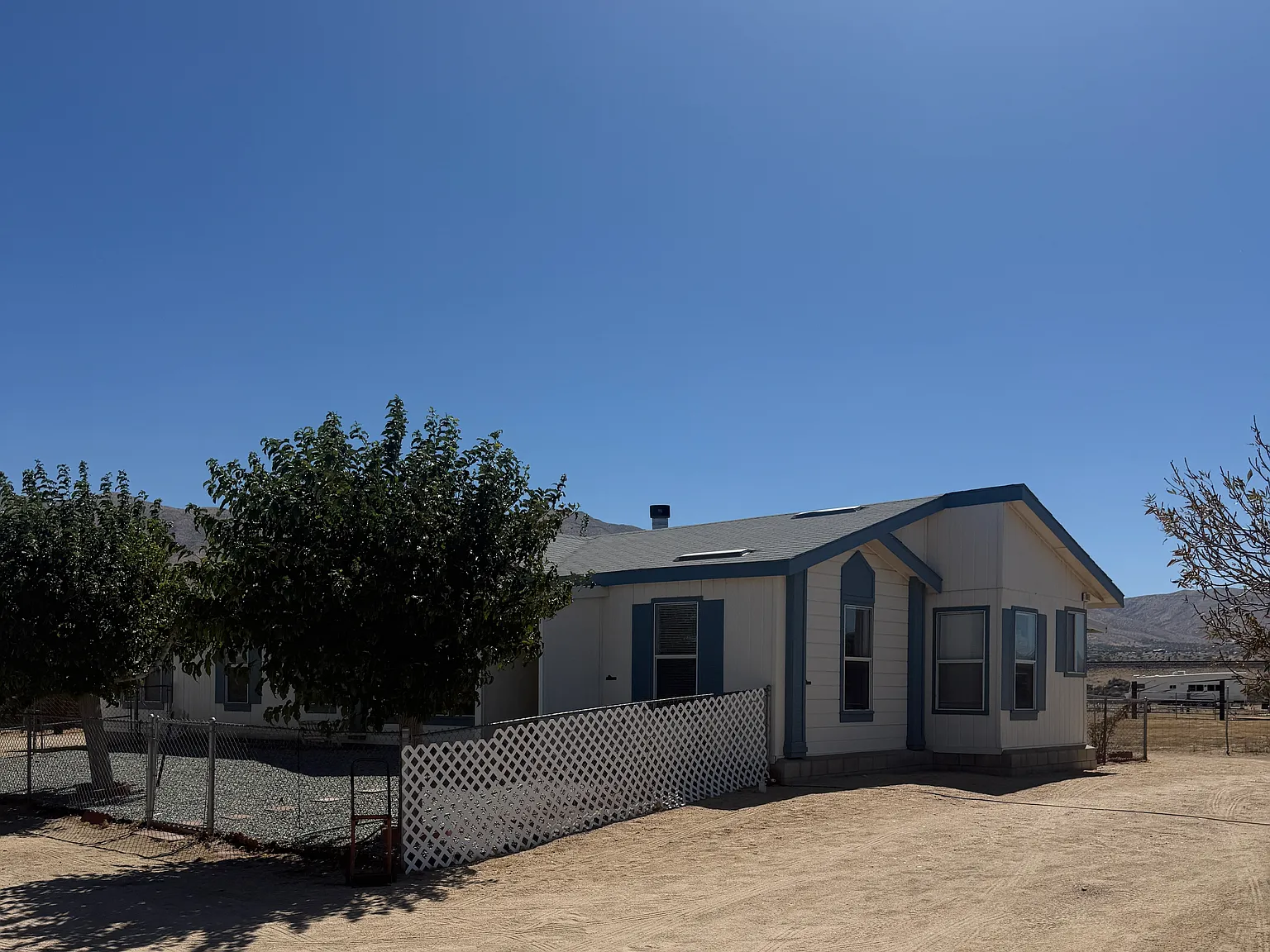 3 bed, 1674 sqft, $2,975 — Photo 1