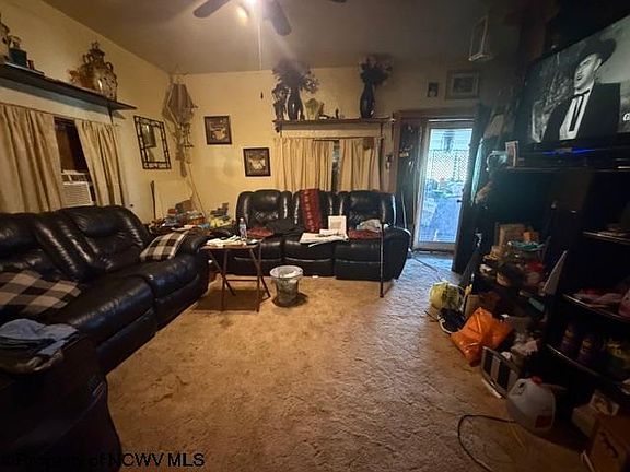 4th image of 120 Robinson St