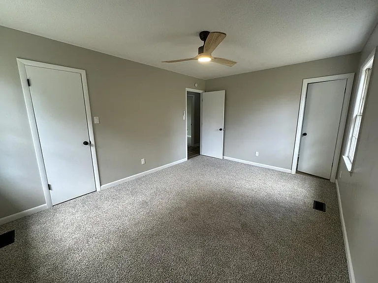 1571 Ireland Dr — Photo 6