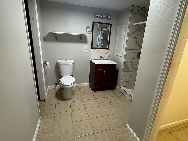 124 Lewis St — Photo 11