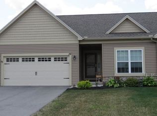 39 Golden Oaks Way, Rochester, NY 14624