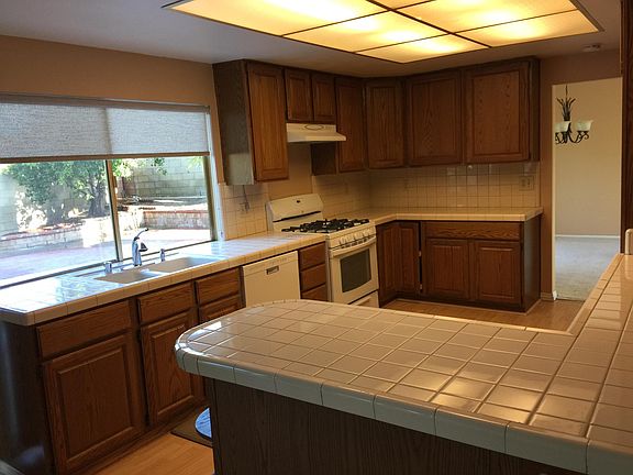 2nd image of 2715 N Atherwood Ave