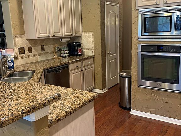 5th image of 101 Palm Castle Ct