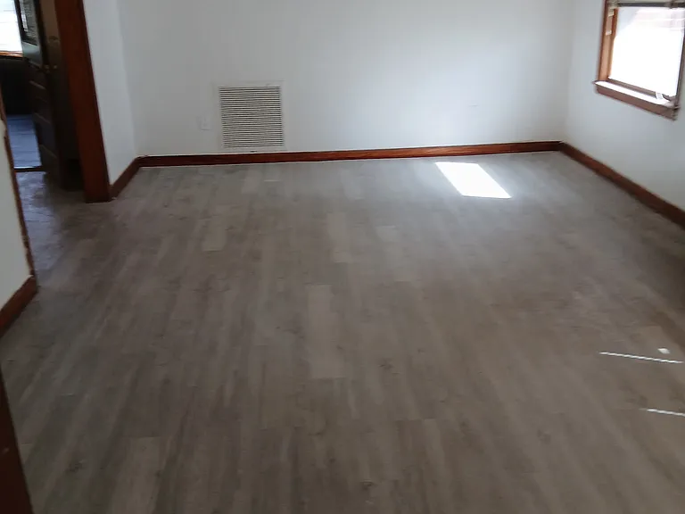 2325 Hyde Park Rd — Photo 5