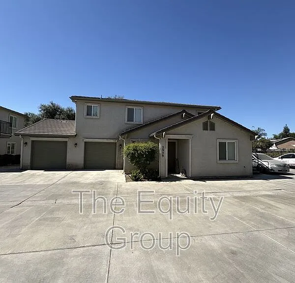 2931 N Crowe St — Photo 1