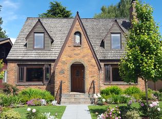 2746 Belvidere Ave SW, Seattle, WA 98126