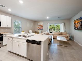 15201 Wildflower Cir, Naples, FL 34119
