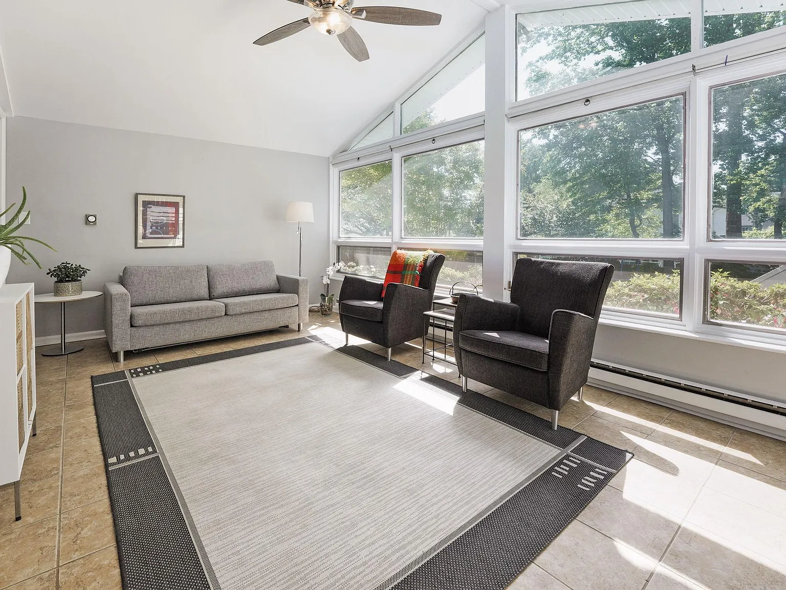 610 Tapawingo Rd SW — Photo 3