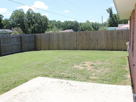 4th image of 1710 Woodbridge Cir E