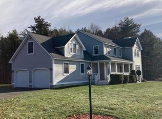 325 Gorden Rd, Readfield, ME 04355