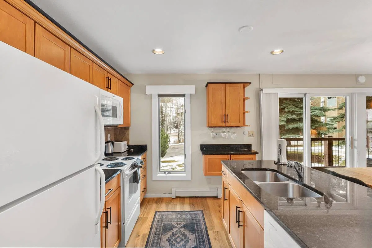 2 bed, 899 sqft, $8,000 — Photo 4