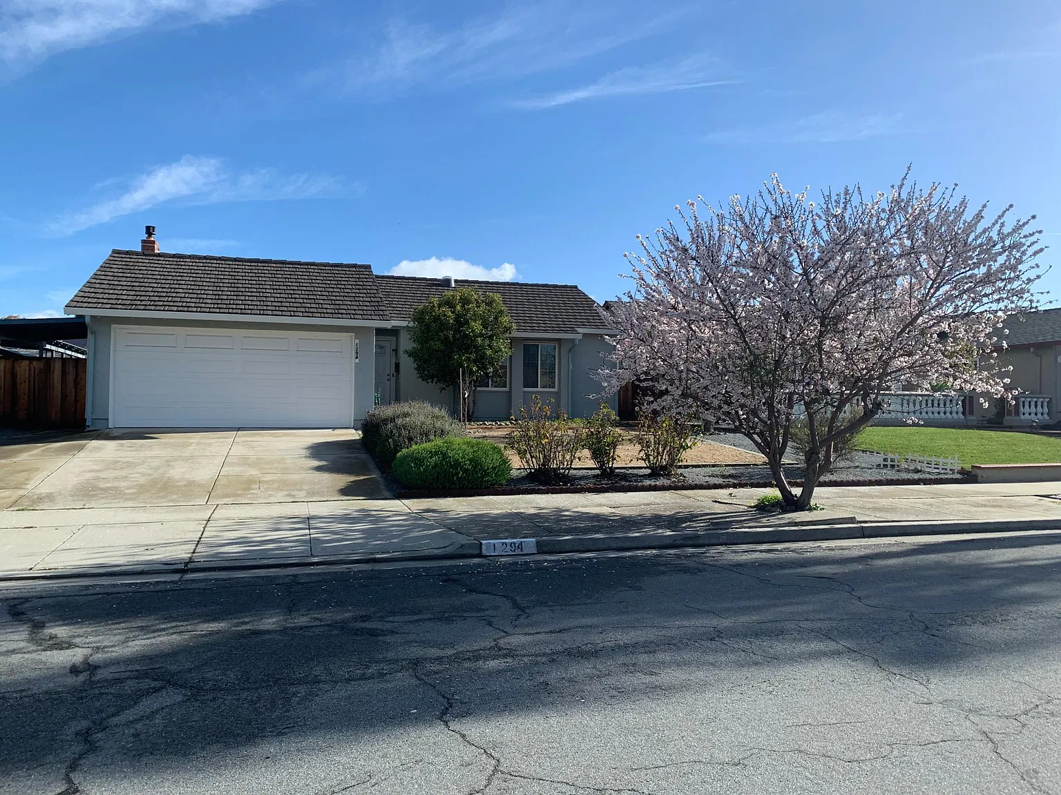 1294 Sierra Ct — Photo 1