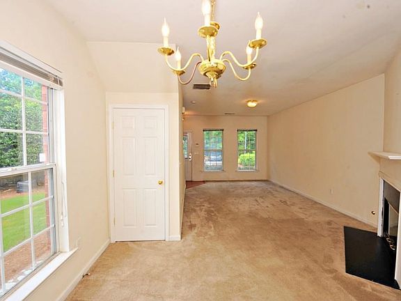 5th image of 1628 Cove Creek Cir