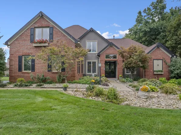 9570 Old Village Dr, Loveland, OH 45140