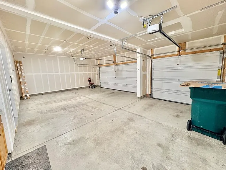 3694 Locust Dr — Photo 48
