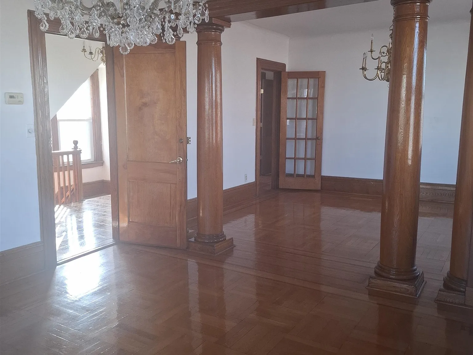 2 bed, 1.0 bath, $3,200 — Photo 2