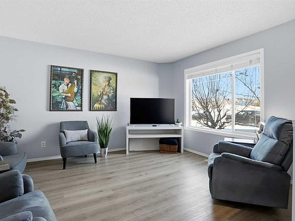 4th image of 7 Bridleridge Line SW