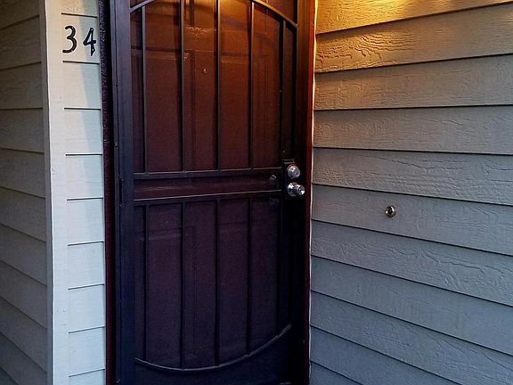 5th image of 421 Northlake Dr APT 34
