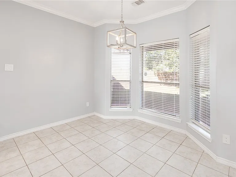 3715 Bridle Ct — Photo 9