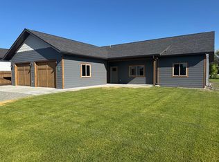 907 3rd St, Townsend, MT 59644