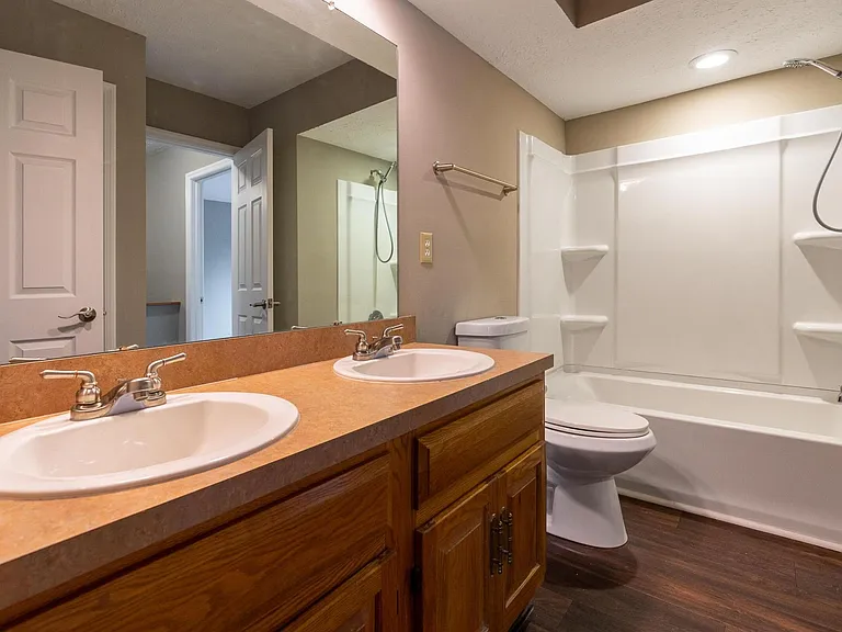 6266 Hyland Dr — Photo 4
