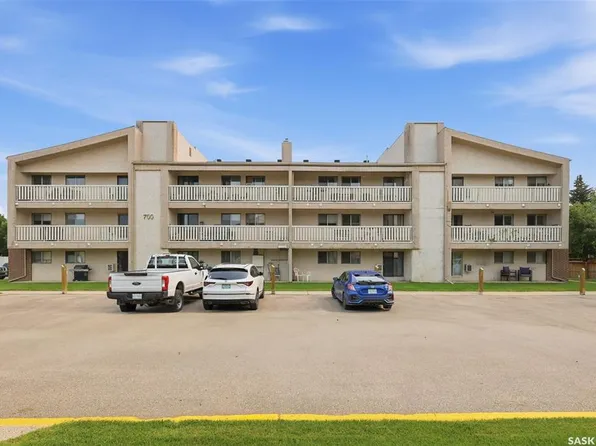 UNIT 717-310 STILLWATER DRIVE, Saskatoon, SK S7J 4H7