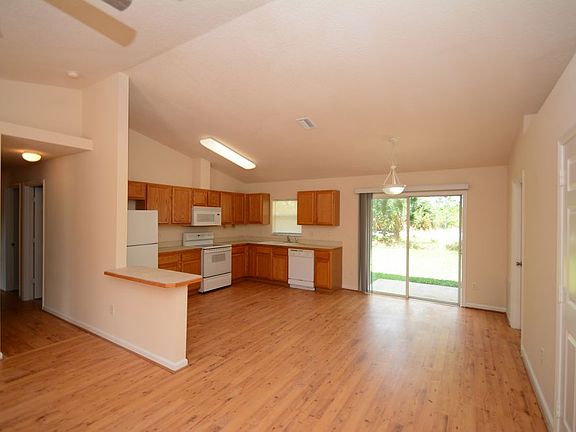 5th image of 53 Bud Field Dr