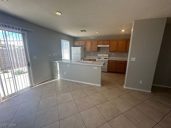 4th image of 2119 Tierra Del Verde St