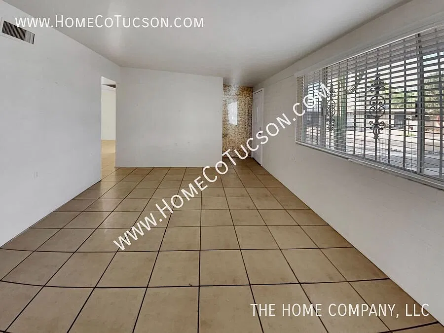 1302 E Louisiana Drive - Beautiful Two Bedroom, Two Bath Home 2 car garage with Fenced Yard and T... — Photo 4