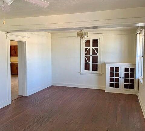 4th image of 3314 E San Antonio Ave