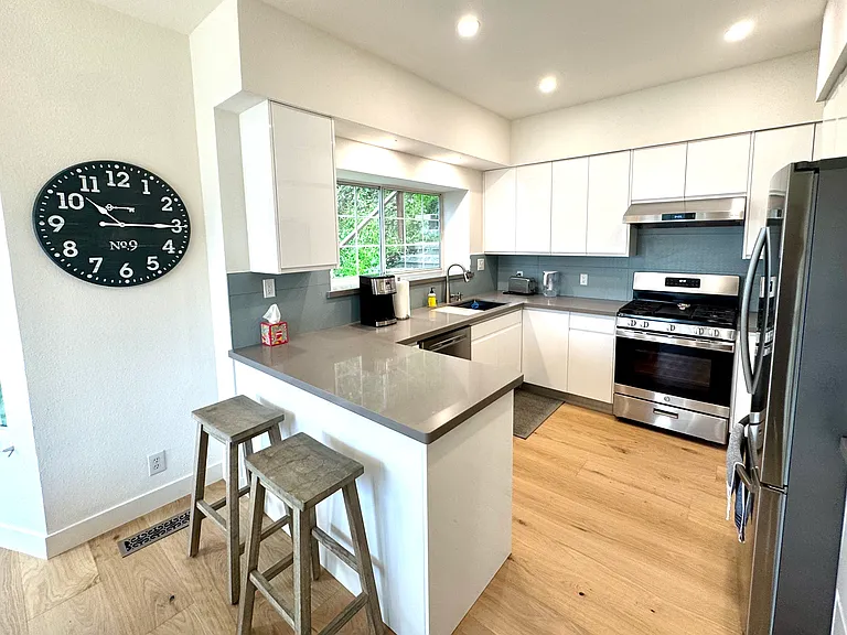 119 Glen Dr — Photo 6
