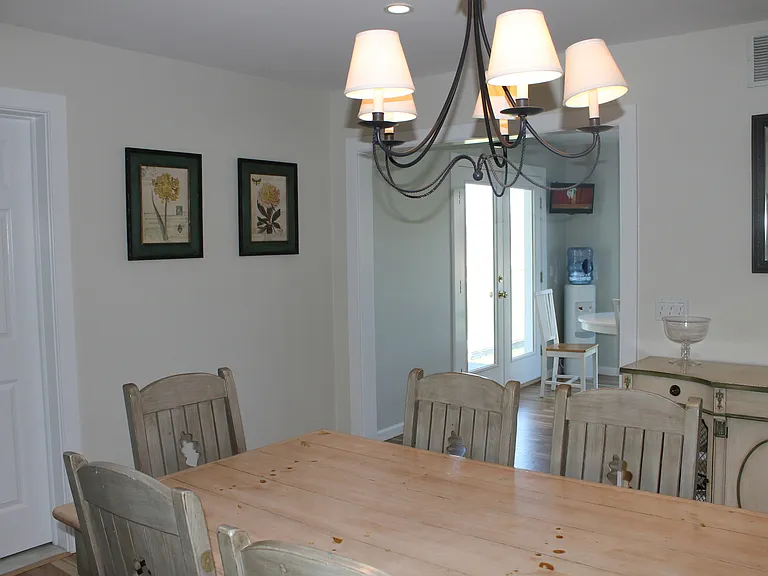 31 Newberry Ln — Photo 8